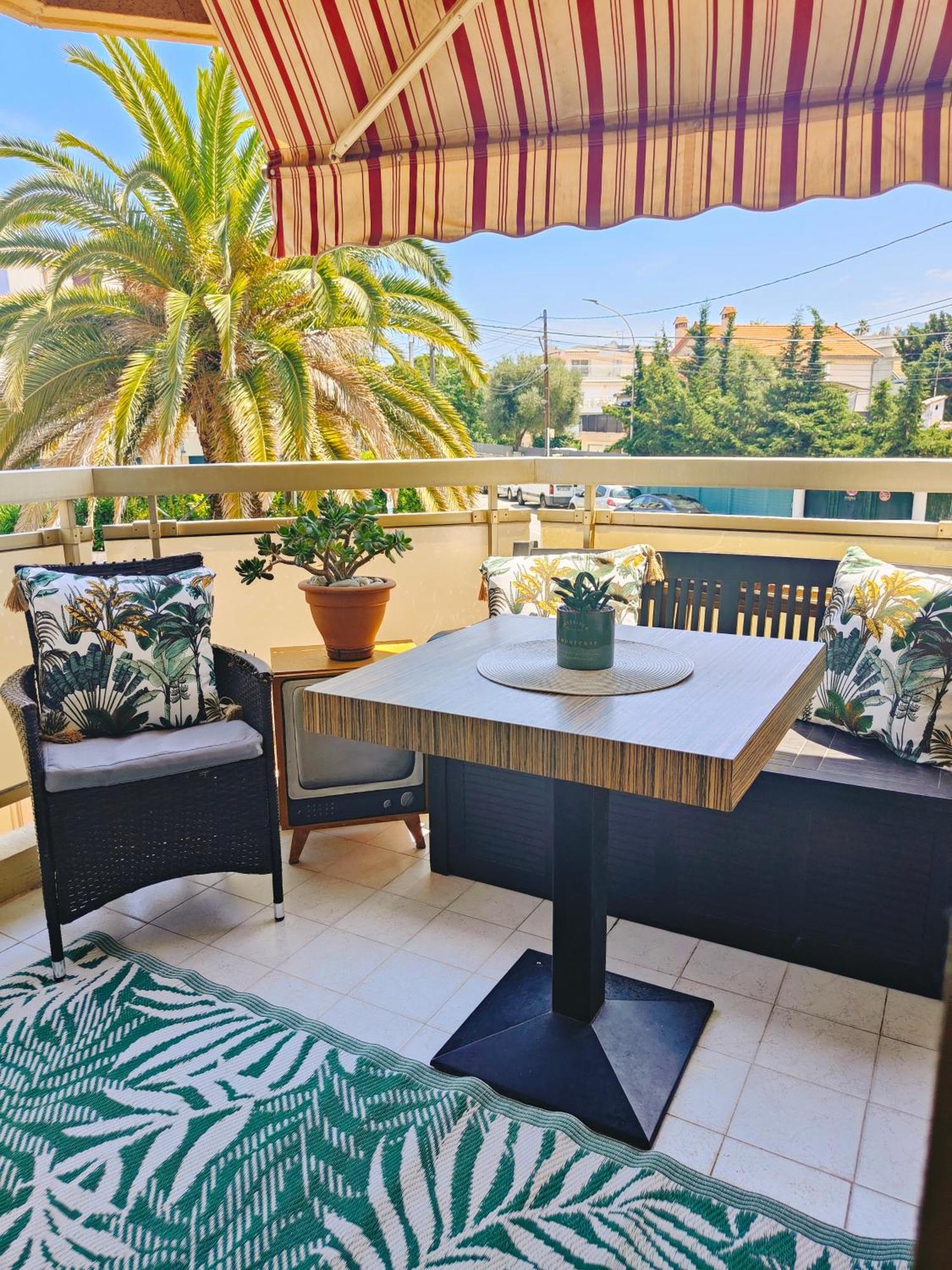 Bel Appartement A 50M De La Plage, 2 Pieces Climatisees, Parking Prive Antibes Exterior photo